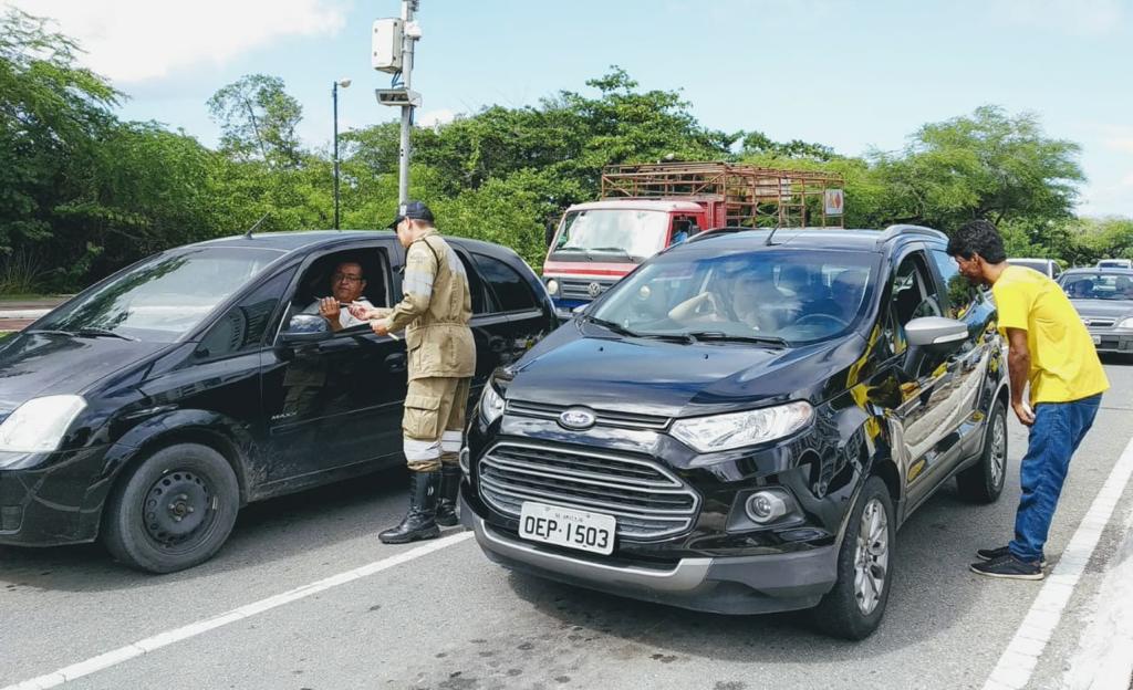 Maio Amarelo: SMTT monta blitz educativa para conscientizar população - SMTT Aracaju